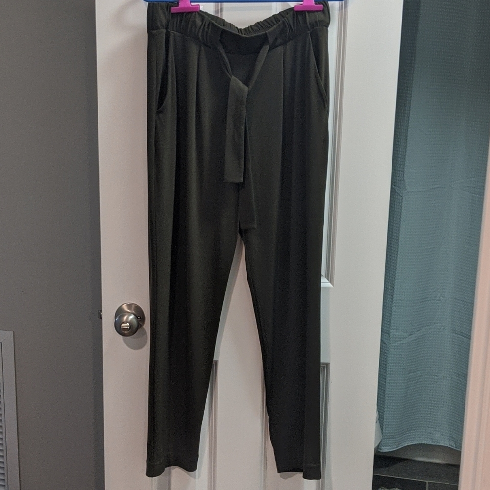 Olive Green ankle mid rise trouser